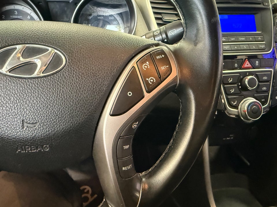 Hyundai i30 1,6 CRDi 110 XTR Eco 5d