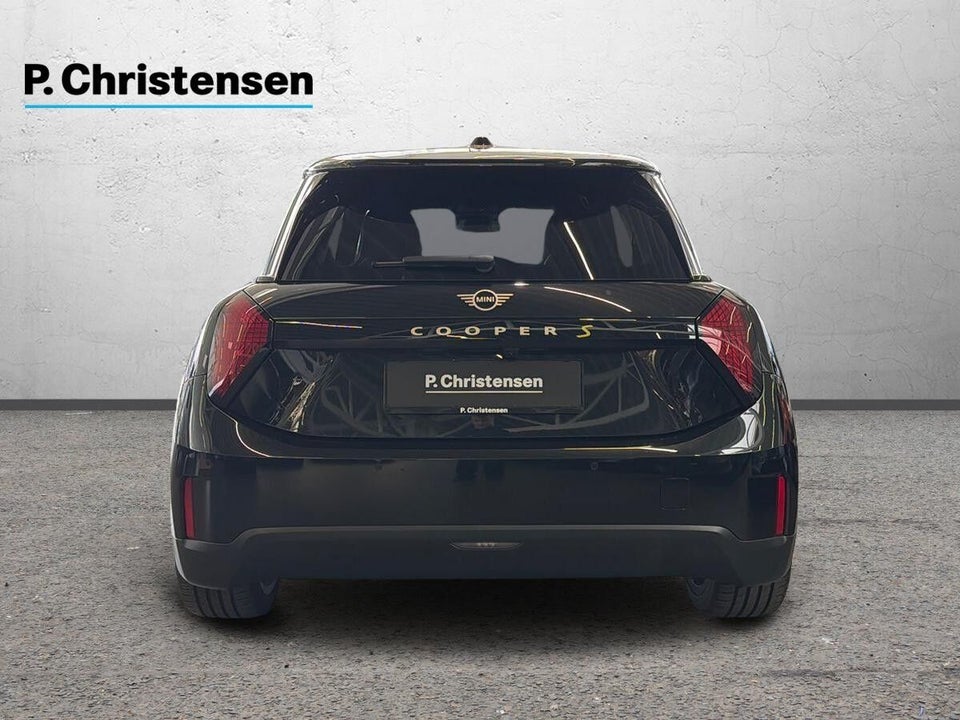MINI Cooper SE Favoured Trim XL 3d
