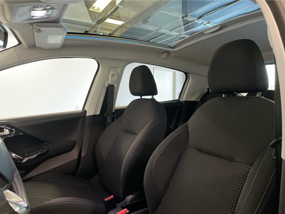 Peugeot 208 1,6 BlueHDi 100 Desire Sky 5d