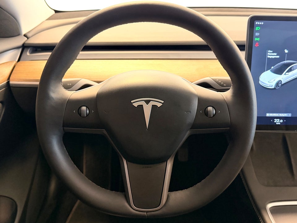 Tesla Model 3 Standard Range+ RWD 4d