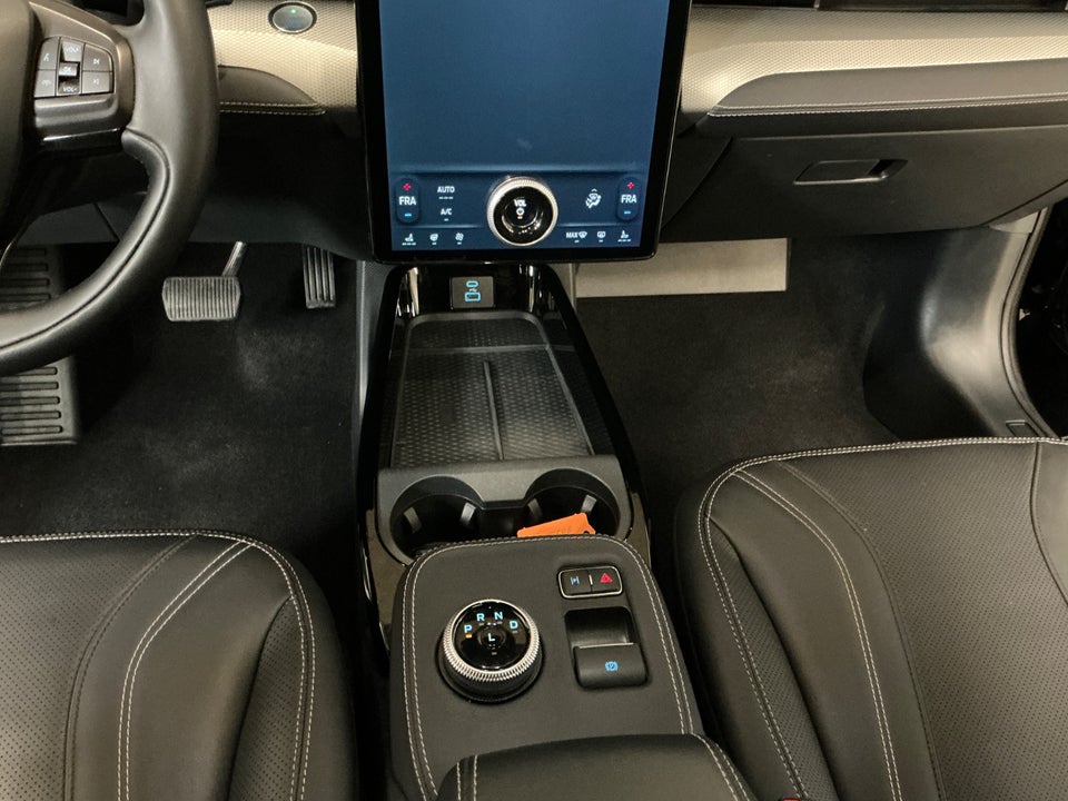 Ford Mustang Mach-E 68 Standard Range 5d