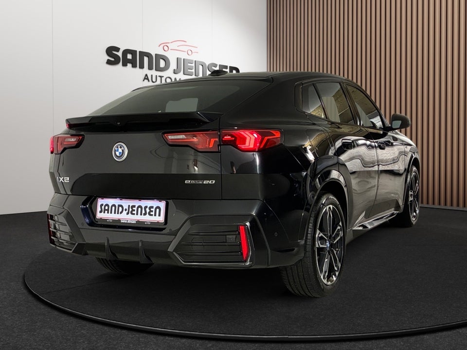 BMW iX2 eDrive20 M-Sport Premium 5d