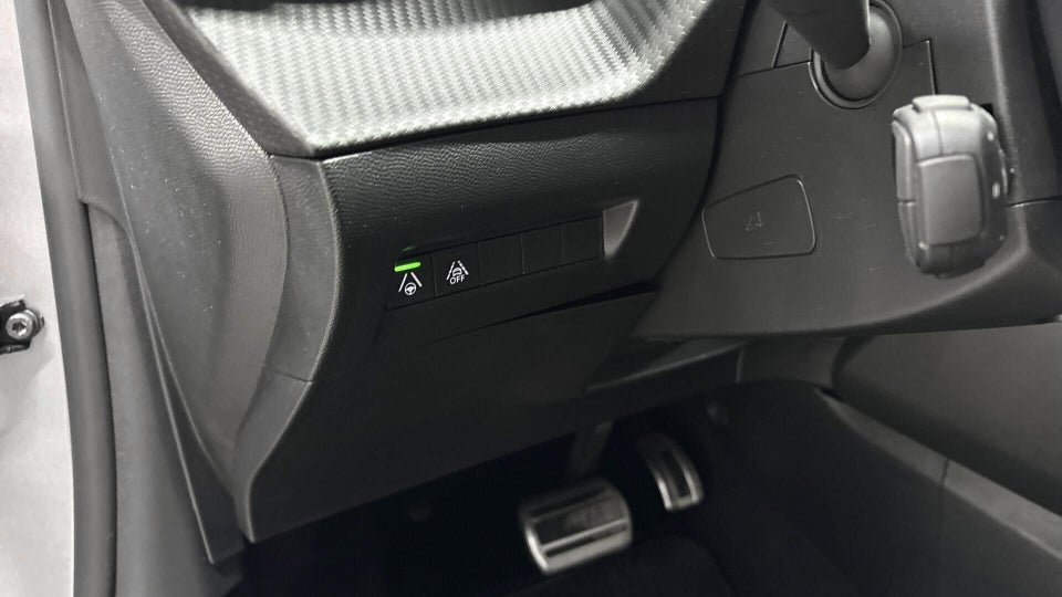 Peugeot e-208 50 GT 5d