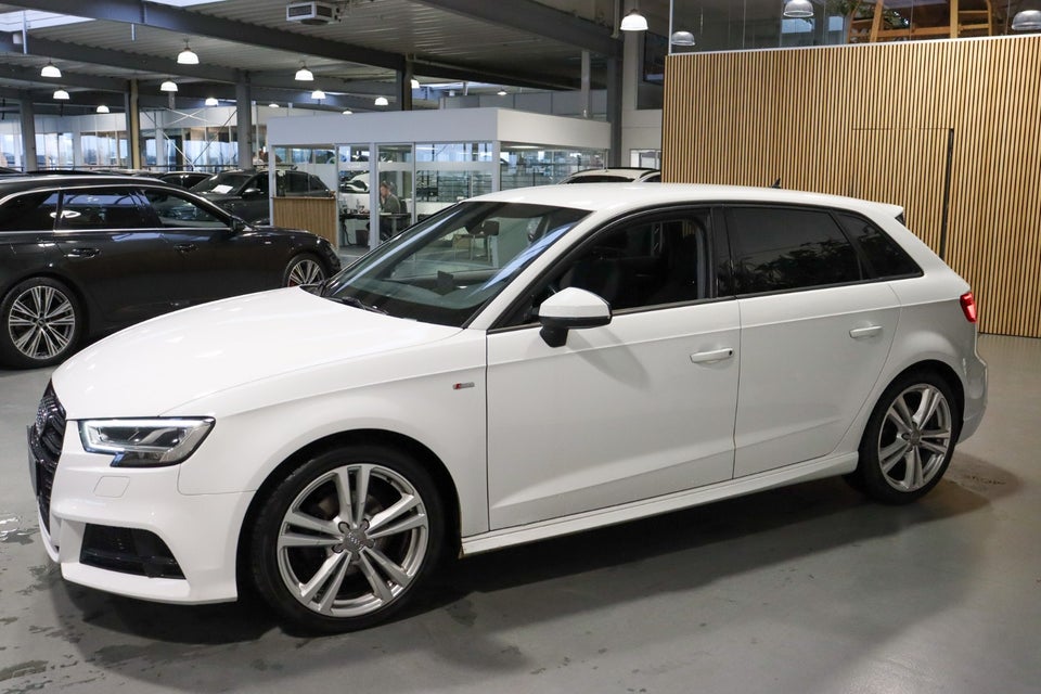 Audi A3 35 TFSi Sport Limited Sportback S-tr. 5d