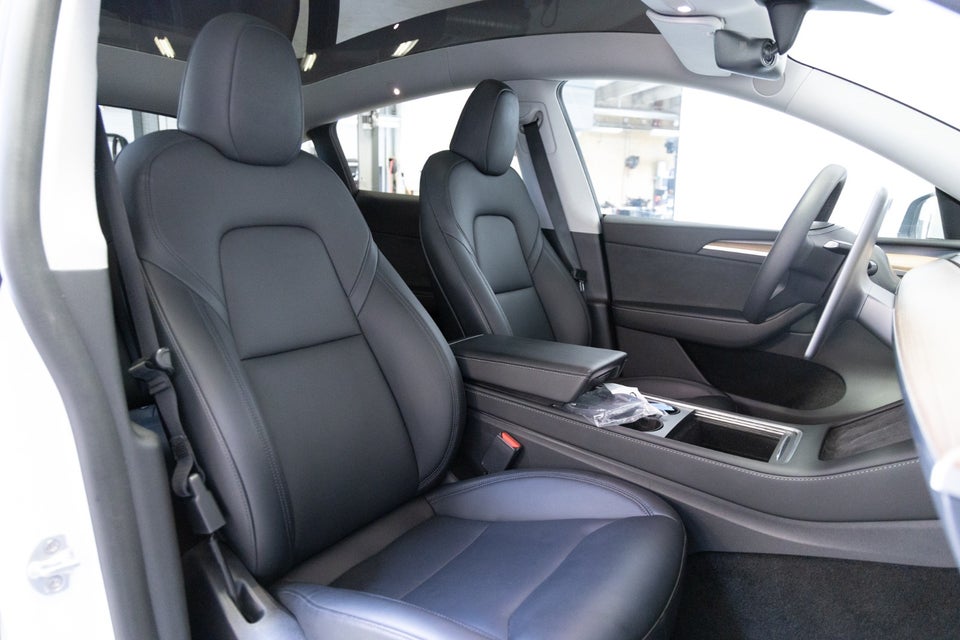 Tesla Model Y Long Range AWD 5d