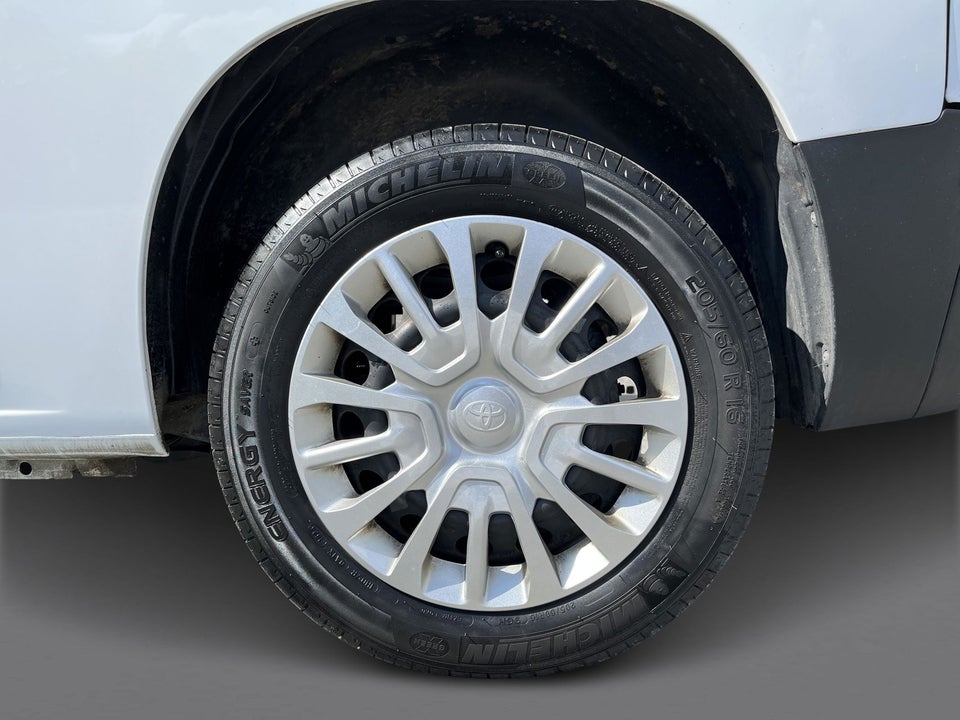 Toyota ProAce City 1,5 D 102 Medium Comfort 6d