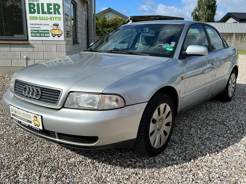 Audi A4 1,6  4d