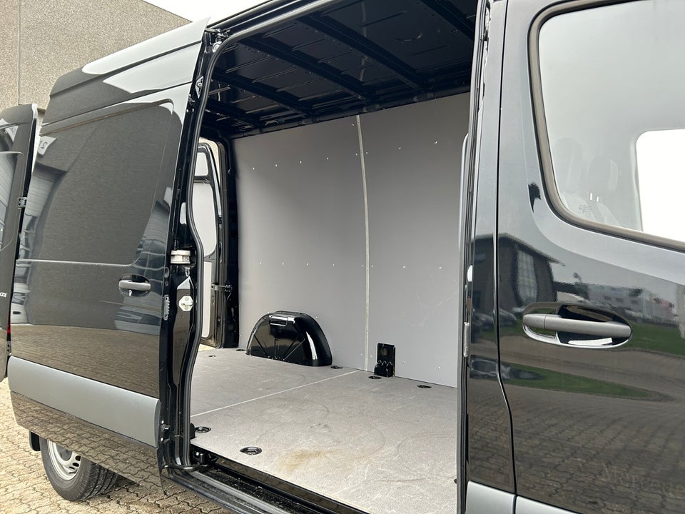 Mercedes Sprinter 215 2,0 CDi A2 Kassevogn aut. FWD