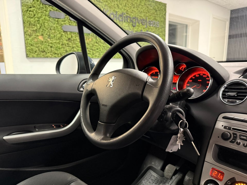 Peugeot 308 1,6 VTi Premium 5d