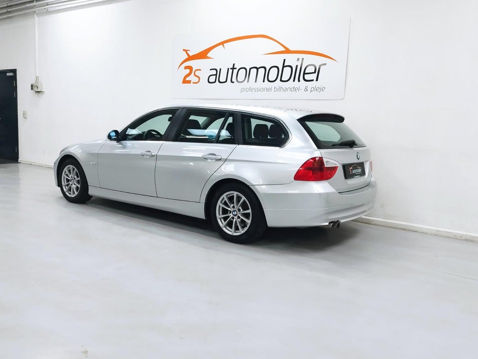 BMW 325i 2,5 Touring aut. 5d