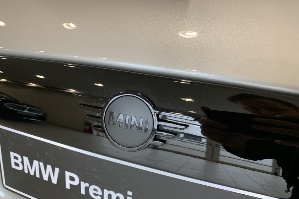 MINI Cooper SE Classic 3d