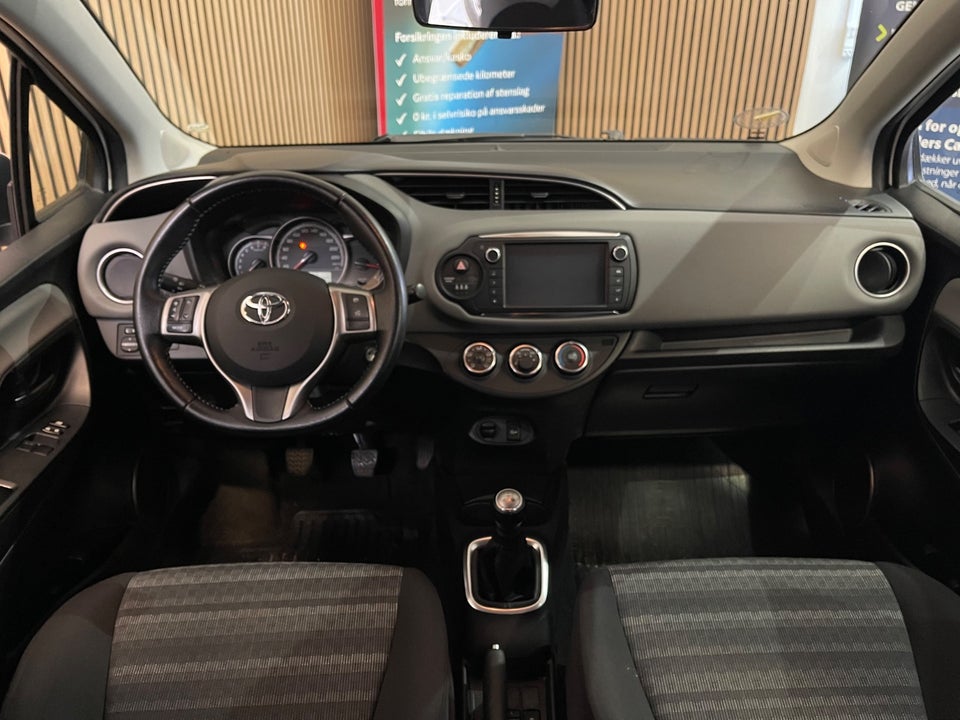 Toyota Yaris 1,0 VVT-i T2 5d