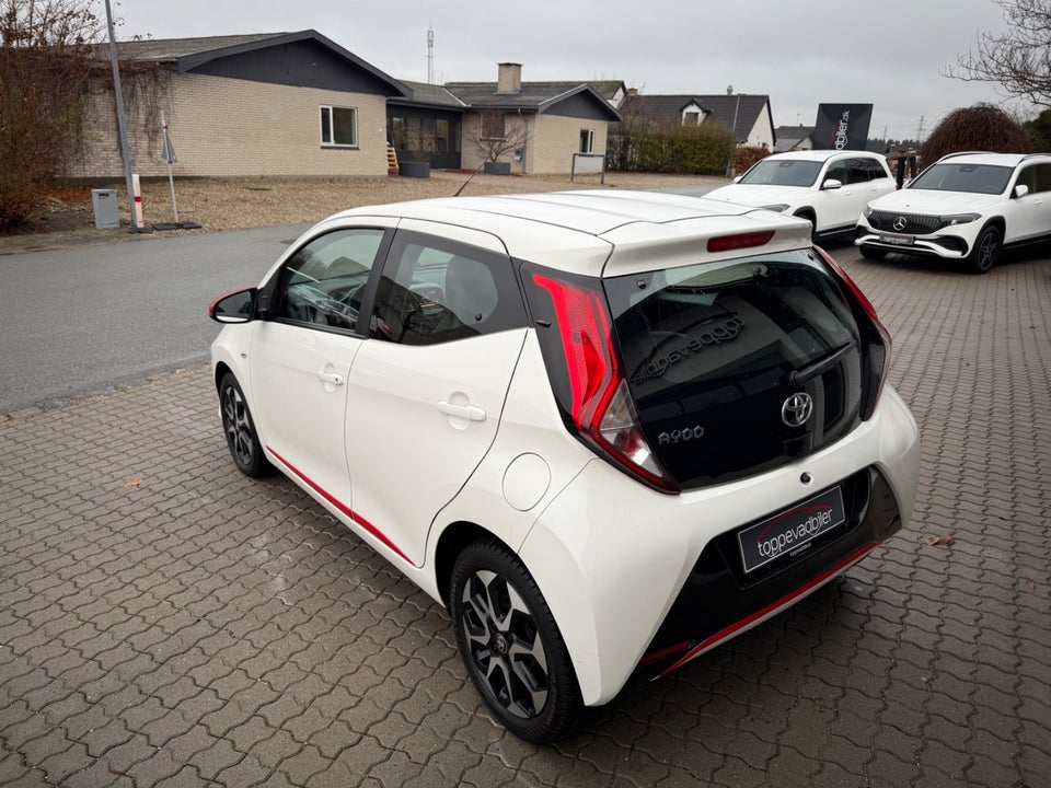 Toyota Aygo 1,0 VVT-i x-clusiv x-shift 5d