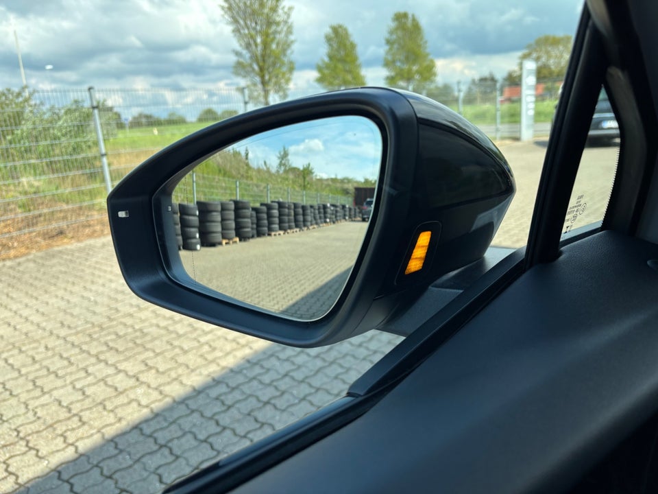 Audi Q4 e-tron 40 S-line 5d