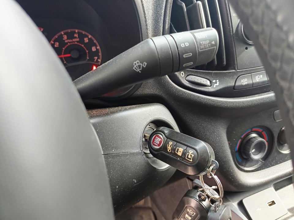 Fiat Doblò Cargo 1,4 T-Jet 120 Professional+ L2 4d