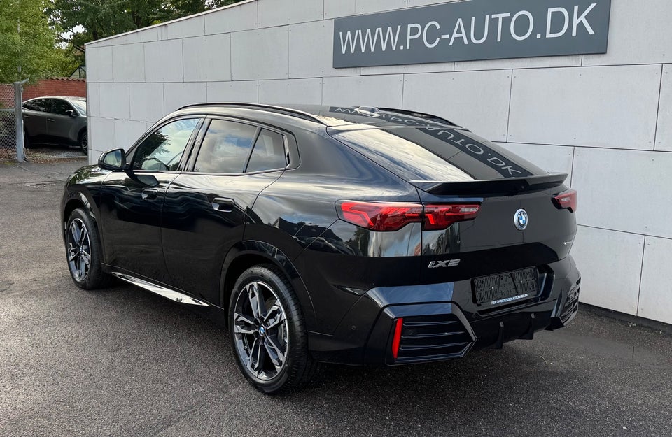 BMW iX2 eDrive20 Fully Charged M-Sport 5d