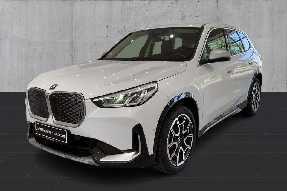 BMW iX1 xDrive30 X-Line 5d