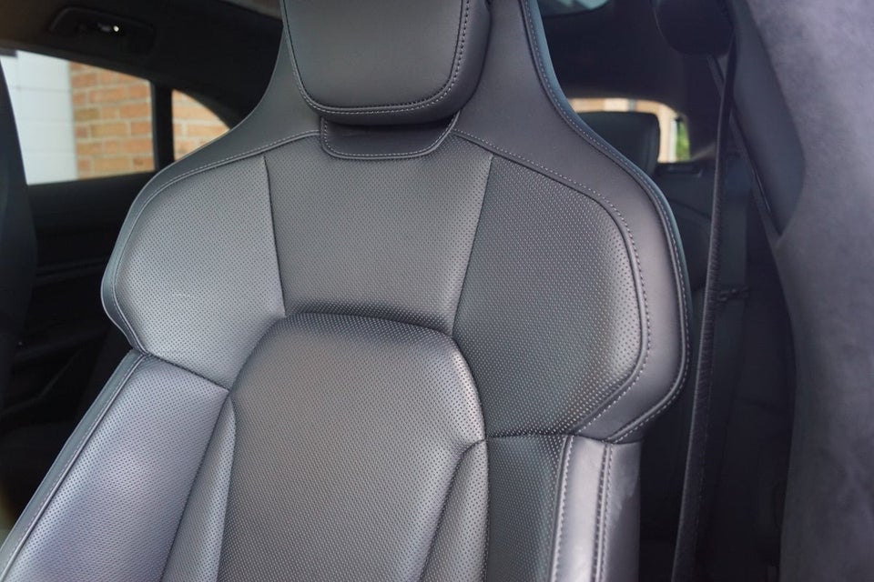 Porsche Taycan GTS Performance+ Sport Turismo 5d