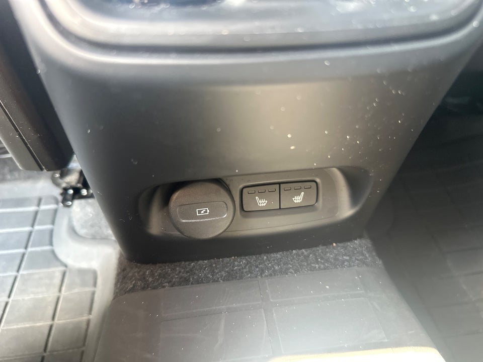 Volvo XC40 ReCharge Extended Range Plus 5d