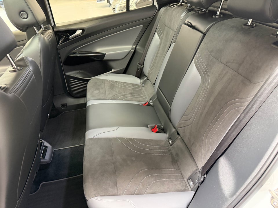 VW ID.4 77 Pro 5d