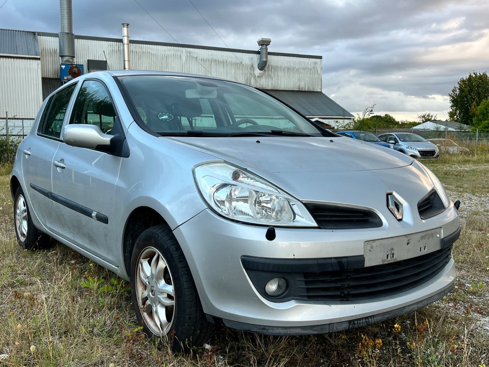 Renault Clio III 1,5 dCi 68 Authentique 5d