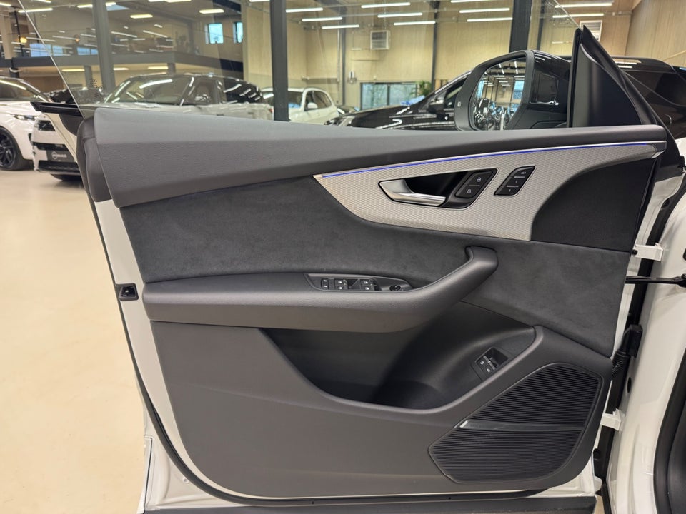 Audi Q8 60 TFSie S-line Edition quattro Tiptr. 5d