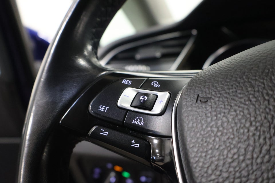 VW Touran 1,6 TDi 110 Highline 7prs 5d