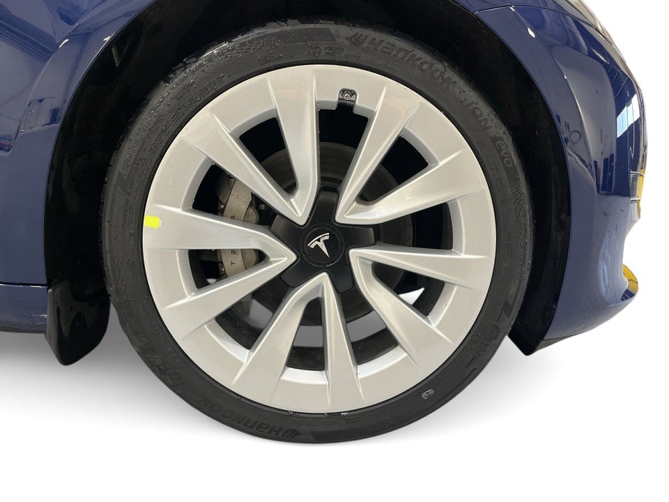 Tesla Model 3 Long Range AWD 4d