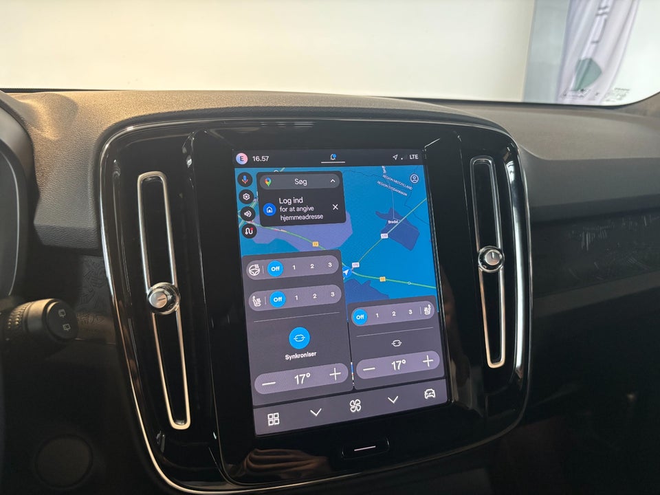 Volvo XC40 ReCharge Extended Range Plus 5d
