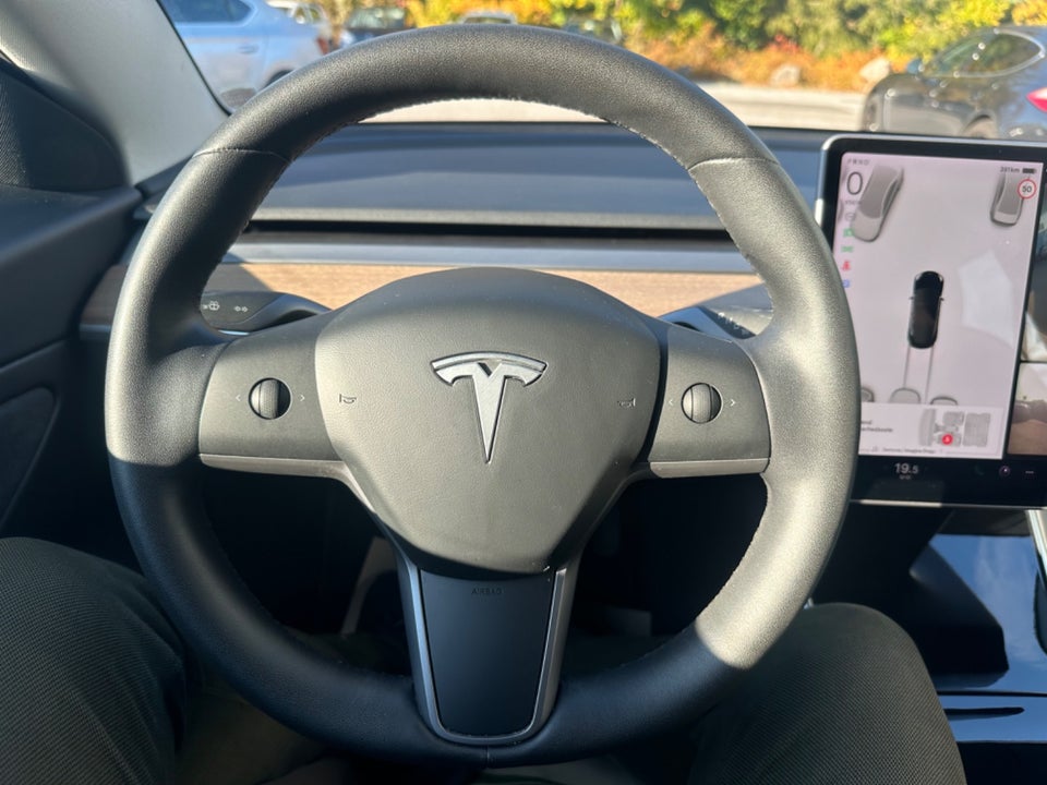 Tesla Model 3 Long Range AWD 4d