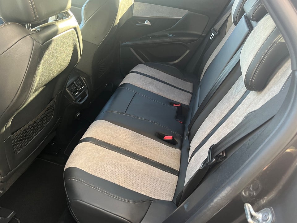 Peugeot 3008 1,6 Hybrid First GT EAT8 5d