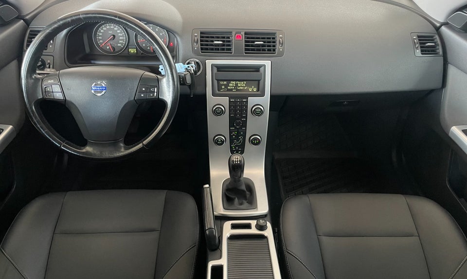Volvo S40 2,0 Momentum 4d