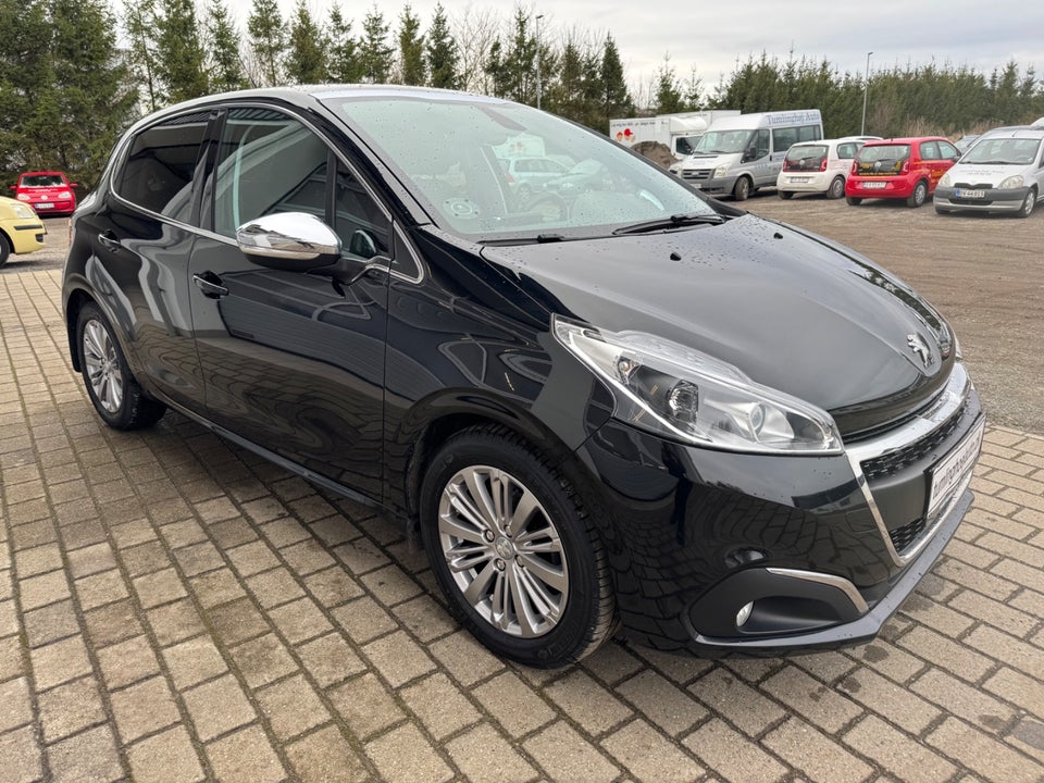Peugeot 208 1,2 PureTech 82 Allure Sky 5d