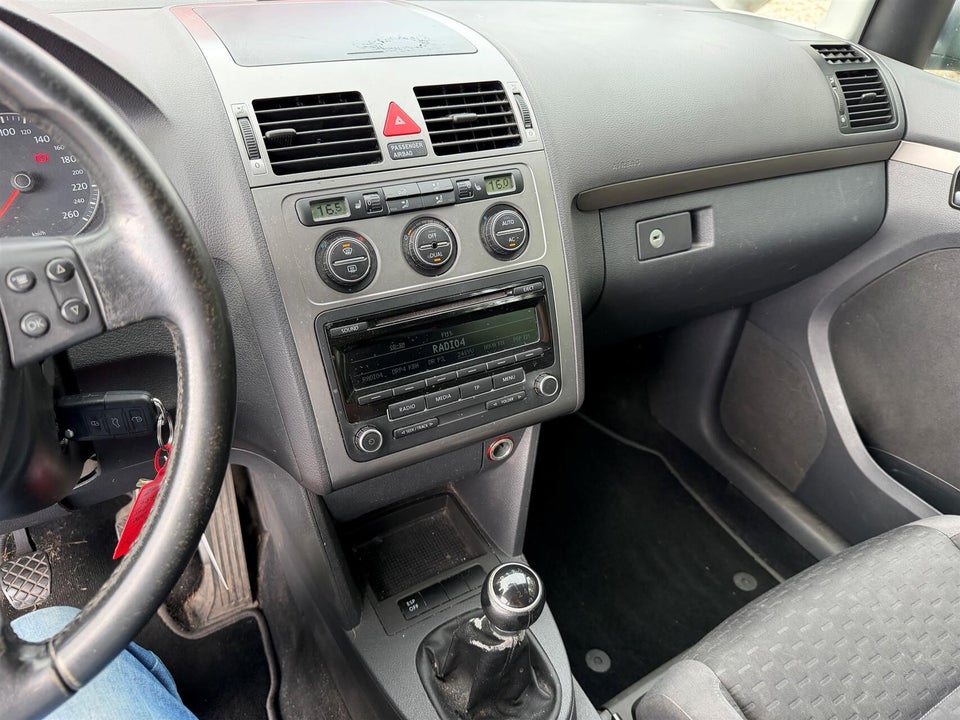 VW Touran 1,4 TSi 140 Trendline 5d