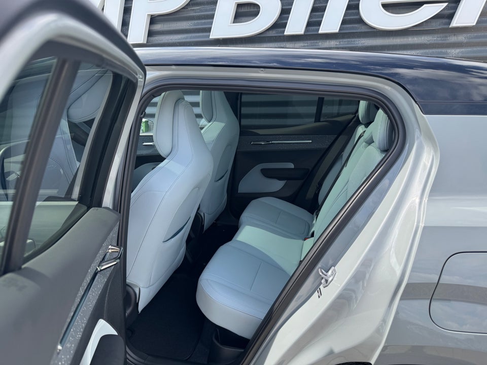 Volvo EX30 Extended Range Ultra 5d