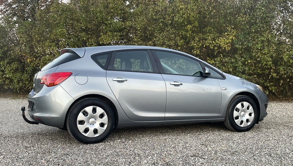 Opel Astra 1,4 100 Enjoy 5d