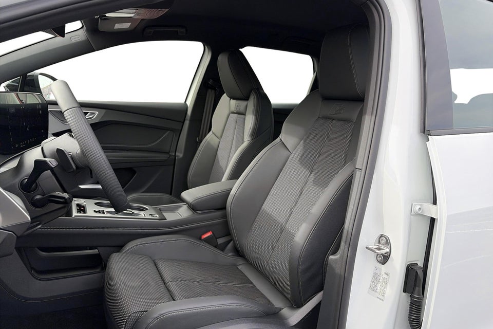 Audi Q4 e-tron performance 5d