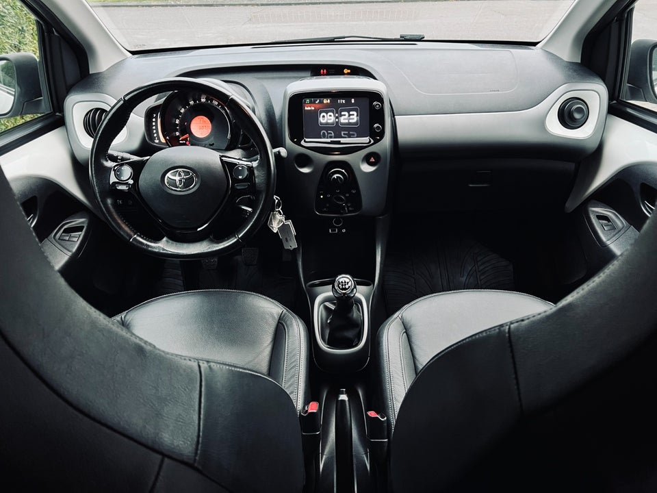 Toyota Aygo 1,0 VVT-i x-cellence 5d