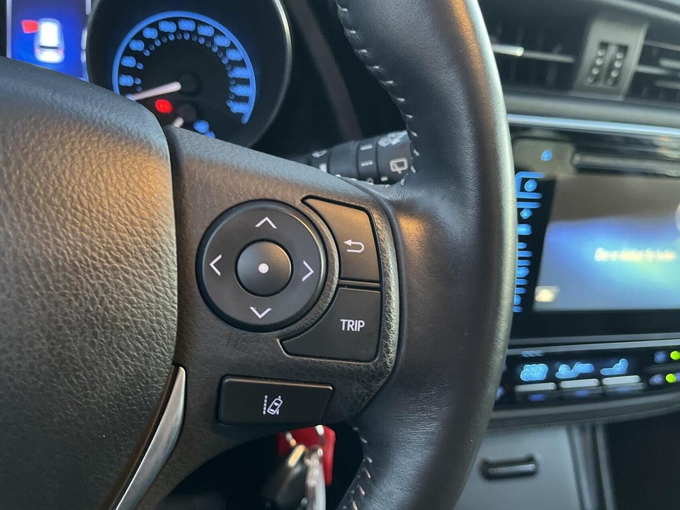 Toyota Auris 1,2 T T2 Comfort Touring Sports 5d