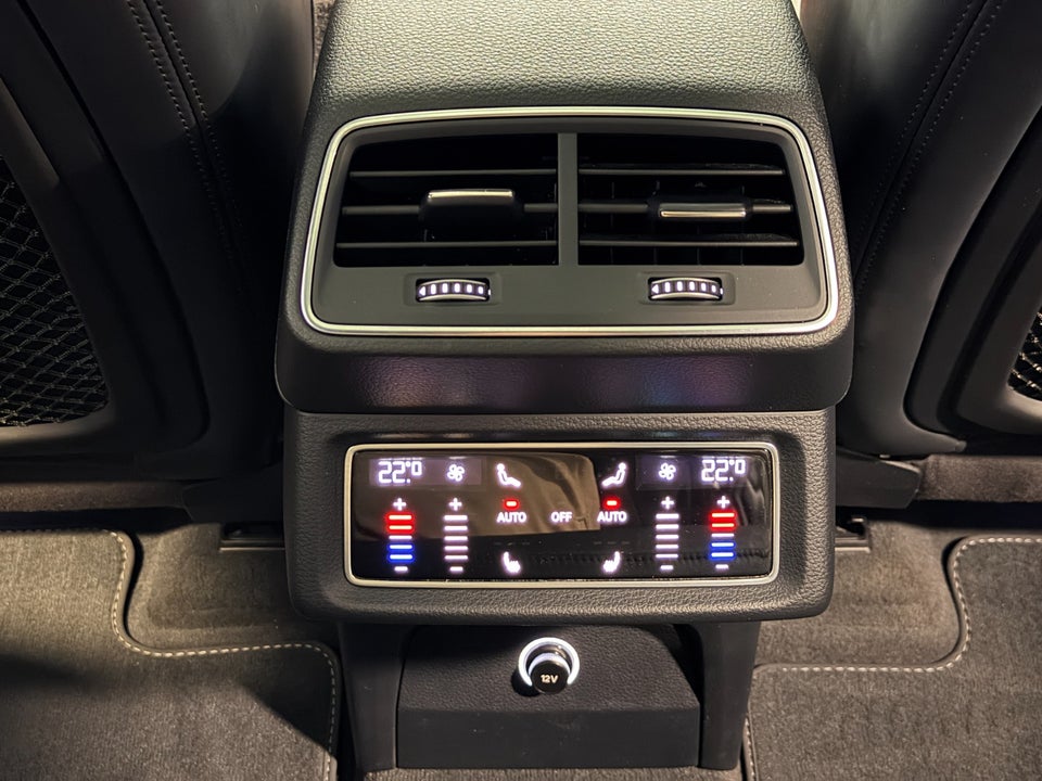 Audi e-tron 55 S-line quattro 5d
