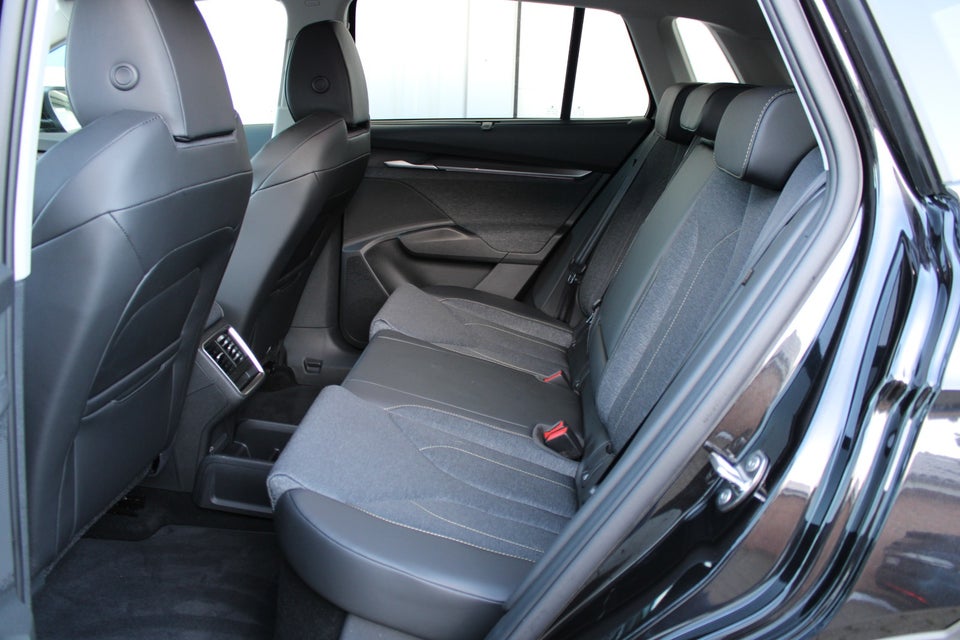 Skoda Elroq 85 iV Premium Advanced 5d