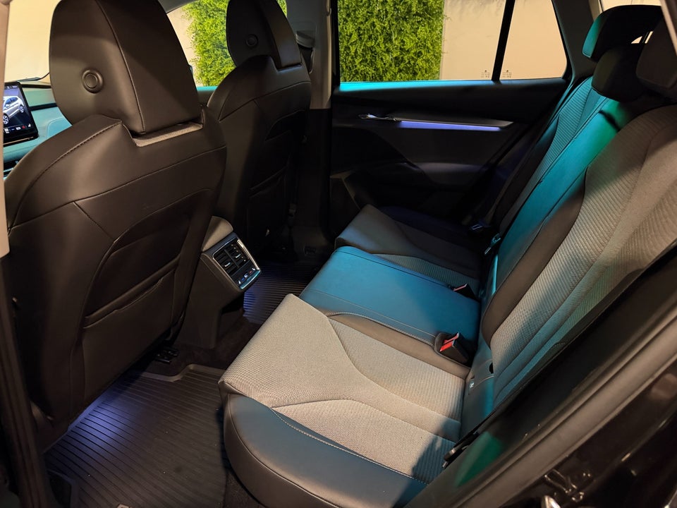 Skoda Enyaq 80 iV ecoSuite 5d