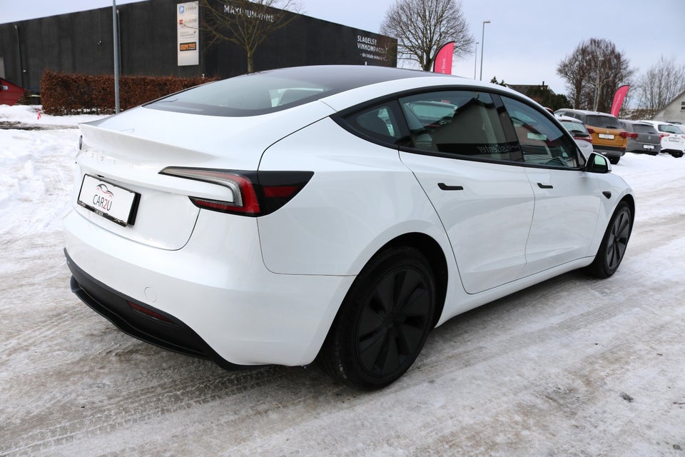 Tesla Model 3 RWD 4d