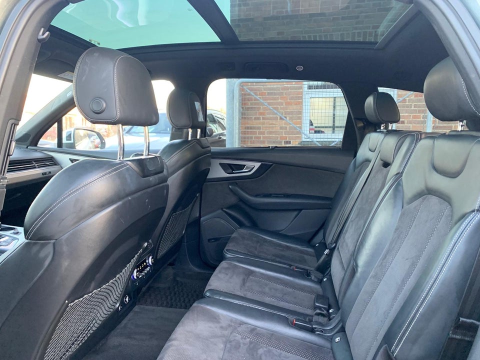 Audi Q7 3,0 TDi 272 S-line quattro Tiptr. 7prs 5d