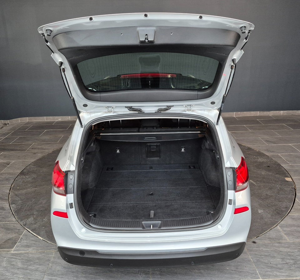 Hyundai i30 1,4 T-GDi Premium stc. DCT 5d