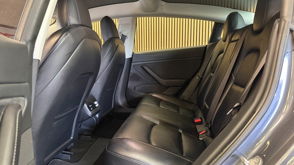 Tesla Model 3 Long Range AWD 4d