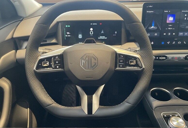 MG MGS5 64 Luxury 5d