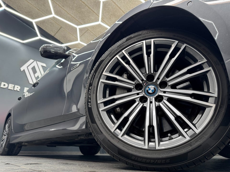 BMW 330e 2,0 Touring M-Sport aut. 5d