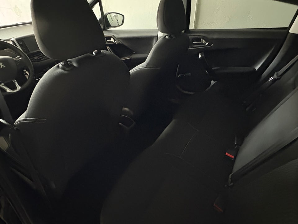 Peugeot 208 1,2 VTi 82 Allure Sky 5d