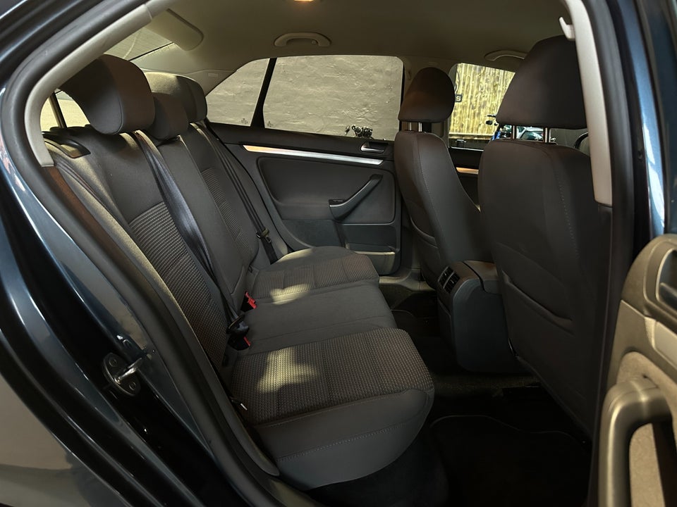 VW Jetta 1,4 TSi 140 Sportline 4d